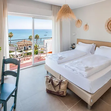 Moresco 3* دْيانو مارينا