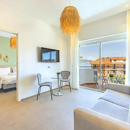 Moresco Hotel 3*